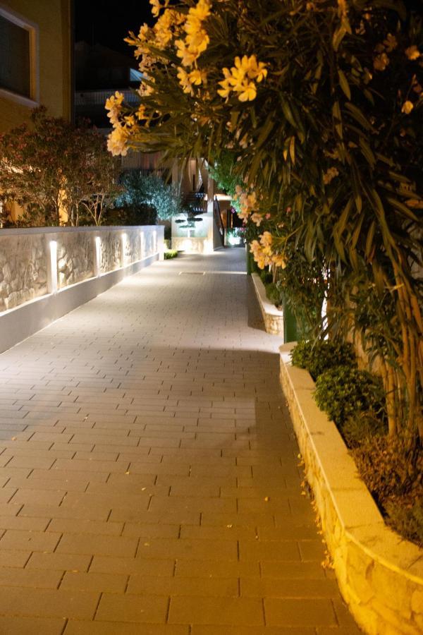 Apartments Villa Jelena Vodice Extérieur photo